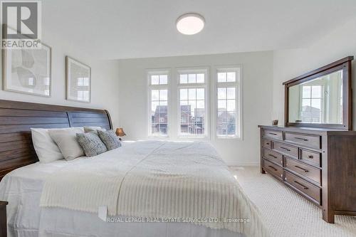206 Brigadoon Drive, Hamilton, ON - Indoor Photo Showing Bedroom