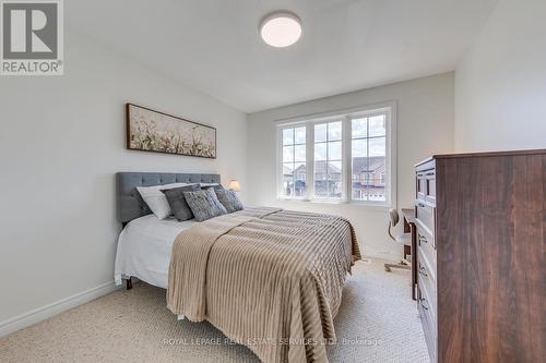 206 Brigadoon Drive, Hamilton, ON - Indoor Photo Showing Bedroom