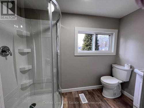 180 Bidwell - 19 Wolf Street, Tillsonburg, ON - Indoor Photo Showing Bathroom