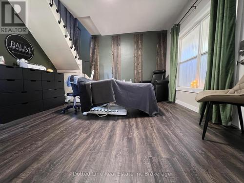 180 Bidwell - 19 Wolf Street, Tillsonburg, ON - Indoor
