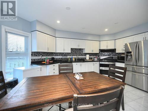 6136 Ford Road, Mississauga, ON - Indoor Photo Showing Kitchen