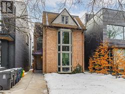 2 - 41 SUMMERHILL AVENUE Toronto, ON M4T 1A9