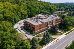 215-397 King Street WHamilton, ON L9H 1W9