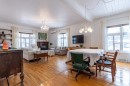 Salon - 541 Route Vianney, Saint-Ferdinand, QC  - Indoor 