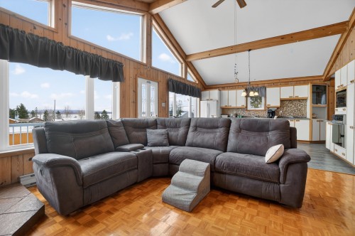 Living Room - 274 1Re Avenue Du Domaine-Morin, Saint-Gabriel-De-Brandon, QC - Indoor Photo Showing Living Room