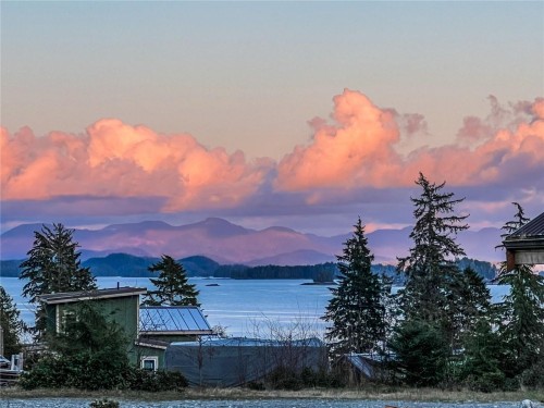 1182 Fourth Ave, Ucluelet, BC 