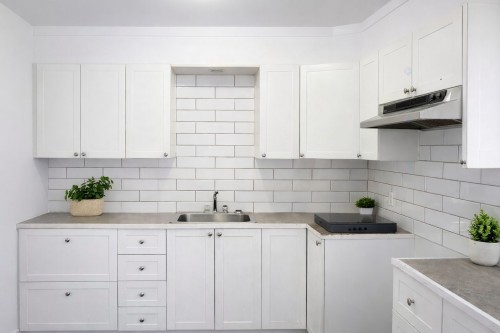Kitchen - 11-3 Place Dupont, Châteauguay, QC - Indoor Photo Showing Kitchen