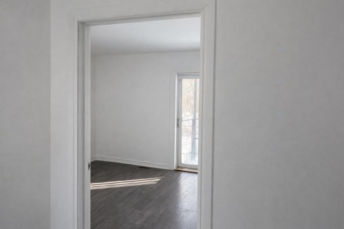 Bedroom - 11-3 Place Dupont, Châteauguay, QC - Indoor Photo Showing Other Room