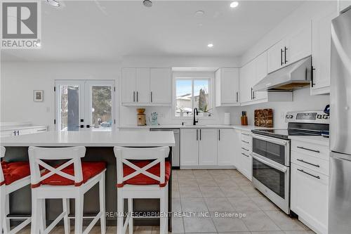191 Hawkswood Trail, Hamilton, ON - Indoor Photo Showing Kitchen