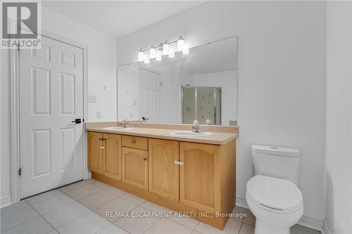 191 Hawkswood Trail, Hamilton, ON - Indoor Photo Showing Bathroom