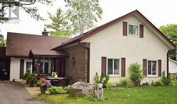 2082 RIVER ROAD W Wasaga Beach, ON L9Z 2V8