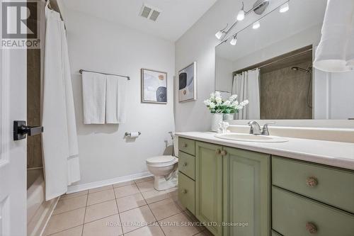 Main 4 pc Bathroom - 1888 Stevington Crescent, Mississauga, ON - Indoor Photo Showing Bathroom