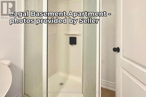 Legal Basement Apartment - 1888 Stevington Crescent, Mississauga, ON - Indoor Photo Showing Bathroom