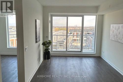 621 - 2 David Eyer Road, Richmond Hill, ON - Indoor Photo Showing Other Room