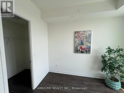 621 - 2 David Eyer Road, Richmond Hill, ON - Indoor Photo Showing Other Room