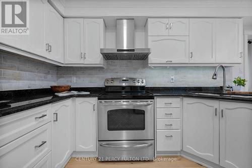 5393 Glen Erin Drive, Mississauga, ON - Indoor Photo Showing Kitchen