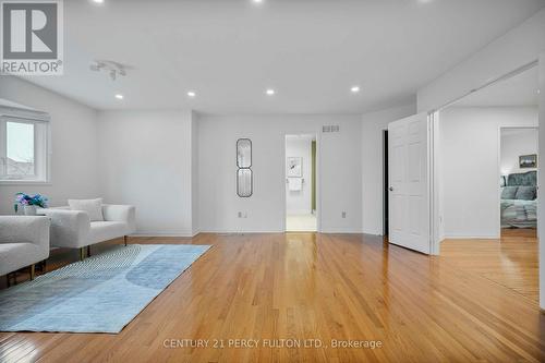 5393 Glen Erin Drive, Mississauga, ON - Indoor