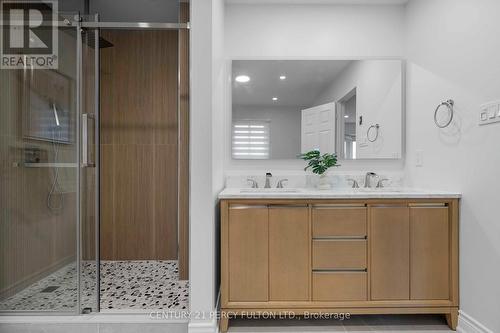 5393 Glen Erin Drive, Mississauga, ON - Indoor Photo Showing Bathroom
