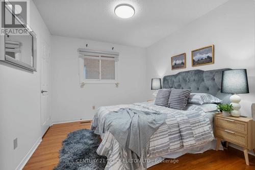 5393 Glen Erin Drive, Mississauga, ON - Indoor Photo Showing Bedroom