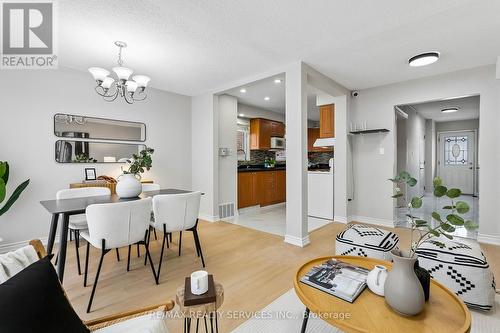 4291 Beacon Lane, Mississauga, ON - Indoor Photo Showing Dining Room
