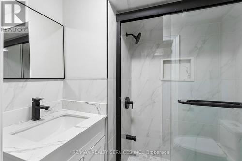 4291 Beacon Lane, Mississauga, ON - Indoor Photo Showing Bathroom