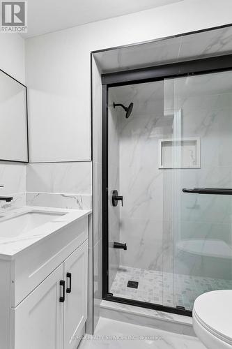 4291 Beacon Lane, Mississauga, ON - Indoor Photo Showing Bathroom