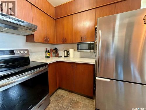 518 Upland Drive, Regina, SK - Indoor Photo Showing Kitchen