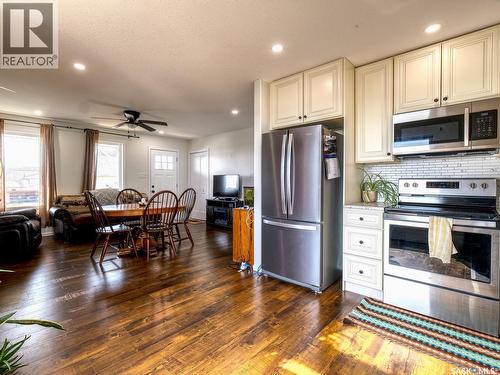304 2Nd Avenue E, Biggar, SK - Indoor Photo Showing Kitchen With Stainless Steel Kitchen