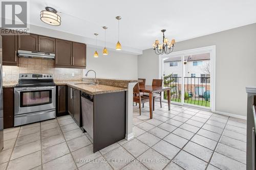 876 Scollard Court, Mississauga, ON - Indoor Photo Showing Kitchen