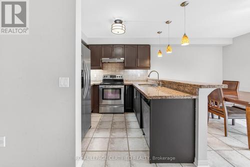 876 Scollard Court, Mississauga, ON - Indoor Photo Showing Kitchen With Upgraded Kitchen