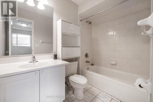 876 Scollard Court, Mississauga, ON - Indoor Photo Showing Bathroom