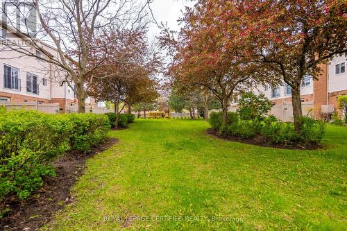 876 Scollard Court, Mississauga, ON - Outdoor