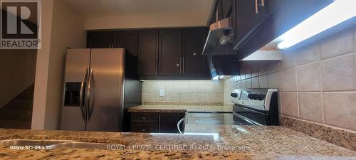 876 Scollard Court, Mississauga, ON - Indoor Photo Showing Kitchen