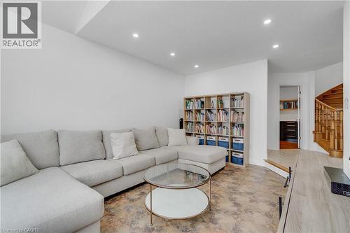 191 Hawkswood Trail, Hamilton, ON - Indoor Photo Showing Living Room