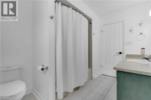 191 Hawkswood Trail, Hamilton, ON - Indoor Photo Showing Bathroom