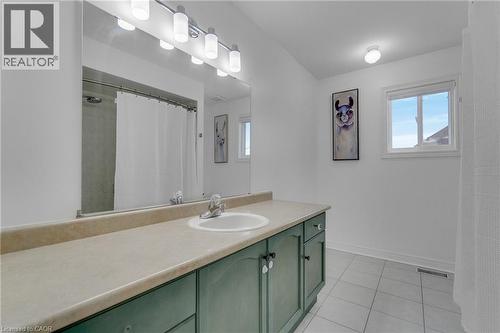 191 Hawkswood Trail, Hamilton, ON - Indoor Photo Showing Bathroom