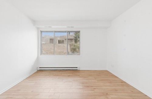 Salon - 3-8211 Boul. Pie-Ix, Montréal (Villeray/Saint-Michel/Parc-Extension), QC - Indoor Photo Showing Other Room