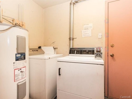 Salle de lavage - 3-8211 Boul. Pie-Ix, Montréal (Villeray/Saint-Michel/Parc-Extension), QC - Indoor Photo Showing Laundry Room