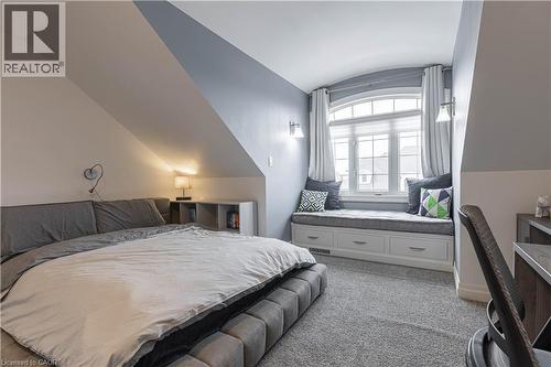 Carpeted bedroom with a barrel ceiling - 2719 Torrey Pines Way, London, ON - Indoor Photo Showing Bedroom