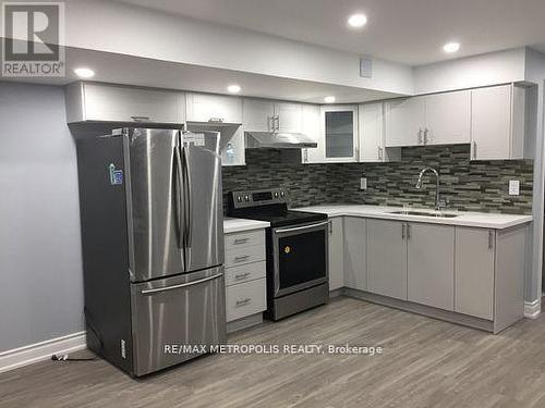 Basement - 140 Shady Oaks Avenue, Markham, ON - Indoor Photo Showing Kitchen With Upgraded Kitchen