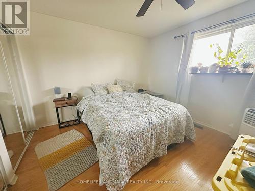 14 Lorraine Drive, Hamilton, ON - Indoor Photo Showing Bedroom