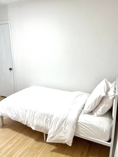 Chambre à coucher - 8002 Rue Dora, Montréal (Lasalle), QC - Indoor Photo Showing Bedroom