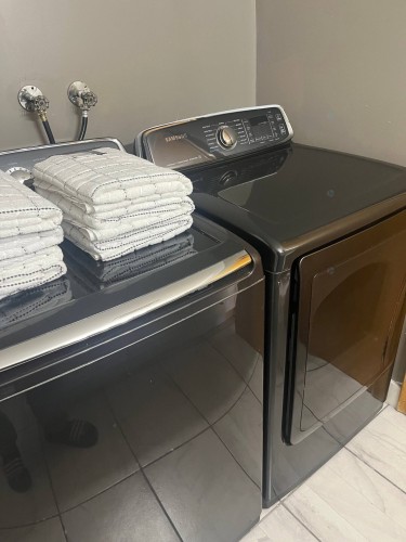 Salle de bains - 8002 Rue Dora, Montréal (Lasalle), QC - Indoor Photo Showing Laundry Room