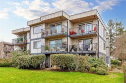 101-2427 Amherst Ave Sidney, BC V8L 2H1