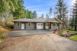 176 Webb Rd Courtenay, BC V9N 9L9