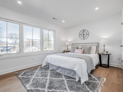 5502 Eaton Avenue, Burlington, ON - Indoor Photo Showing Bedroom