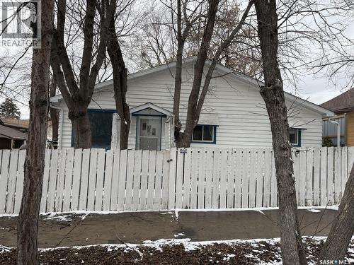 1088 Wolfe AVENUE  Moose Jaw, SK S6H 1J7