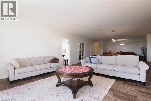 255 Keats Way Unit# 701, Waterloo, ON - Indoor Photo Showing Living Room
