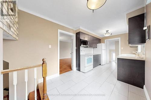 6251 Atherly Crescent, Mississauga, ON - Indoor Photo Showing Kitchen