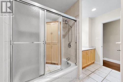 6251 Atherly Crescent, Mississauga, ON - Indoor Photo Showing Bathroom
